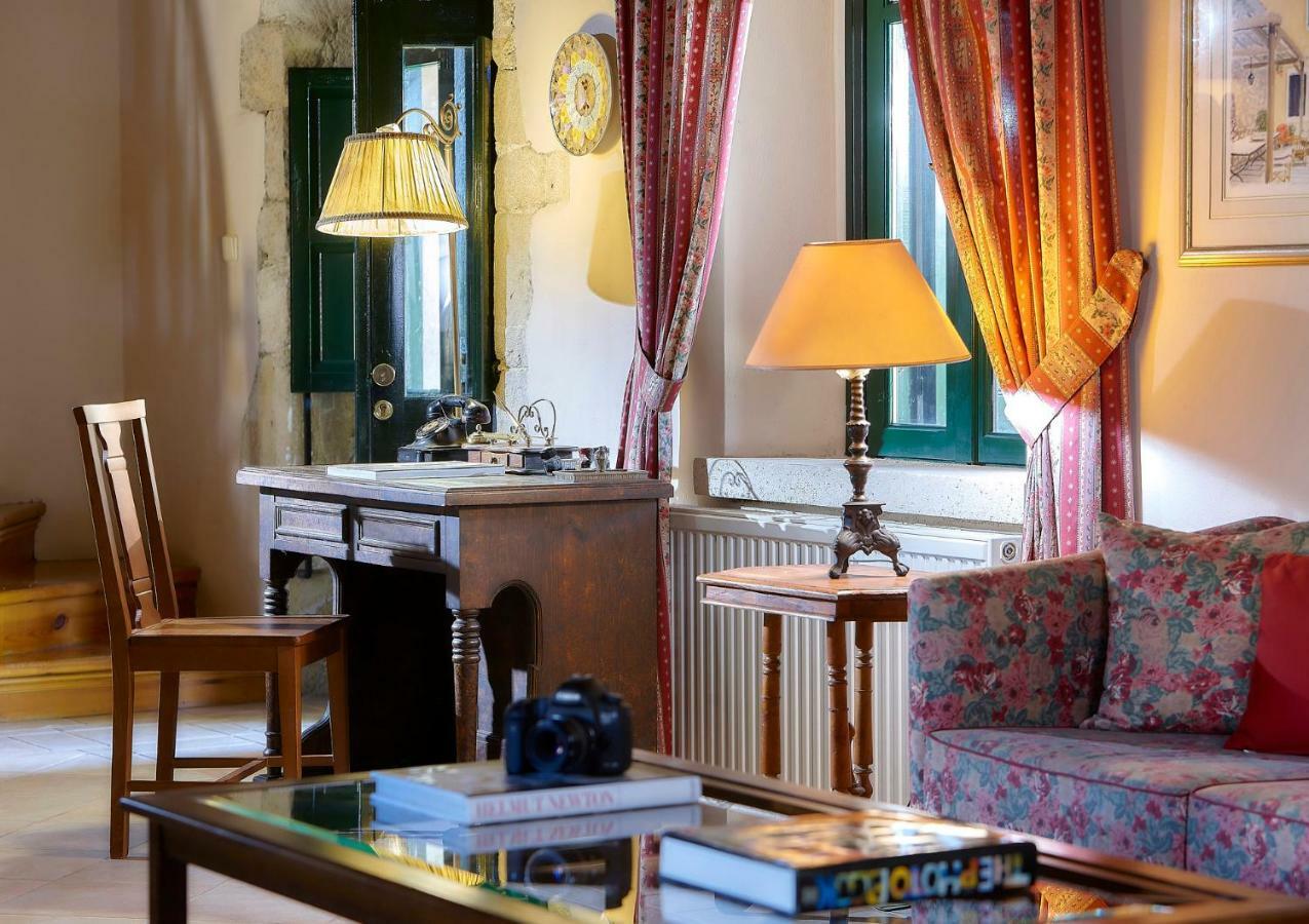 Castello Villa Daphnes - Private Pool & Whirlpool Dhafnes Luaran gambar