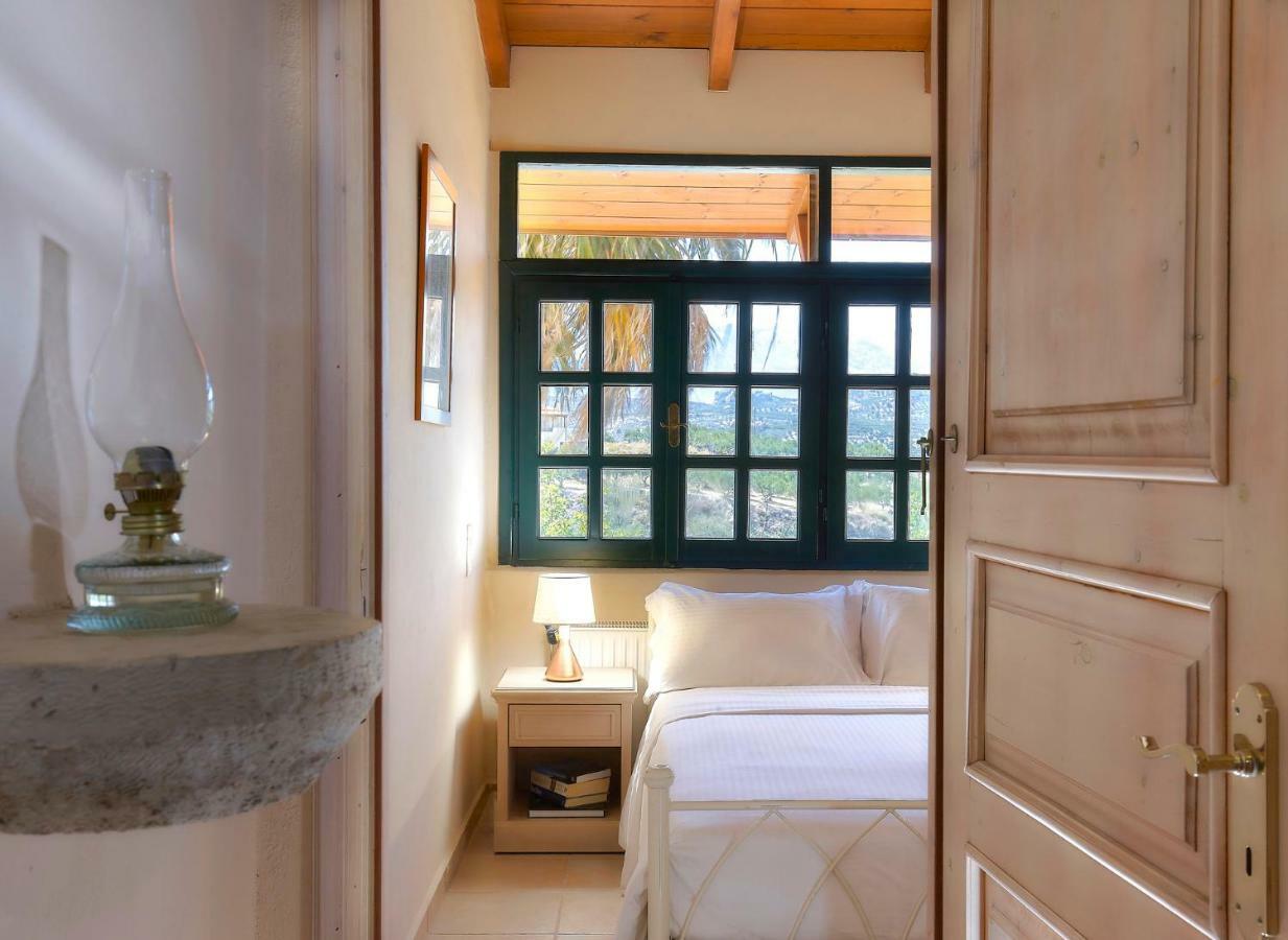 Castello Villa Daphnes - Private Pool & Whirlpool Dhafnes Luaran gambar
