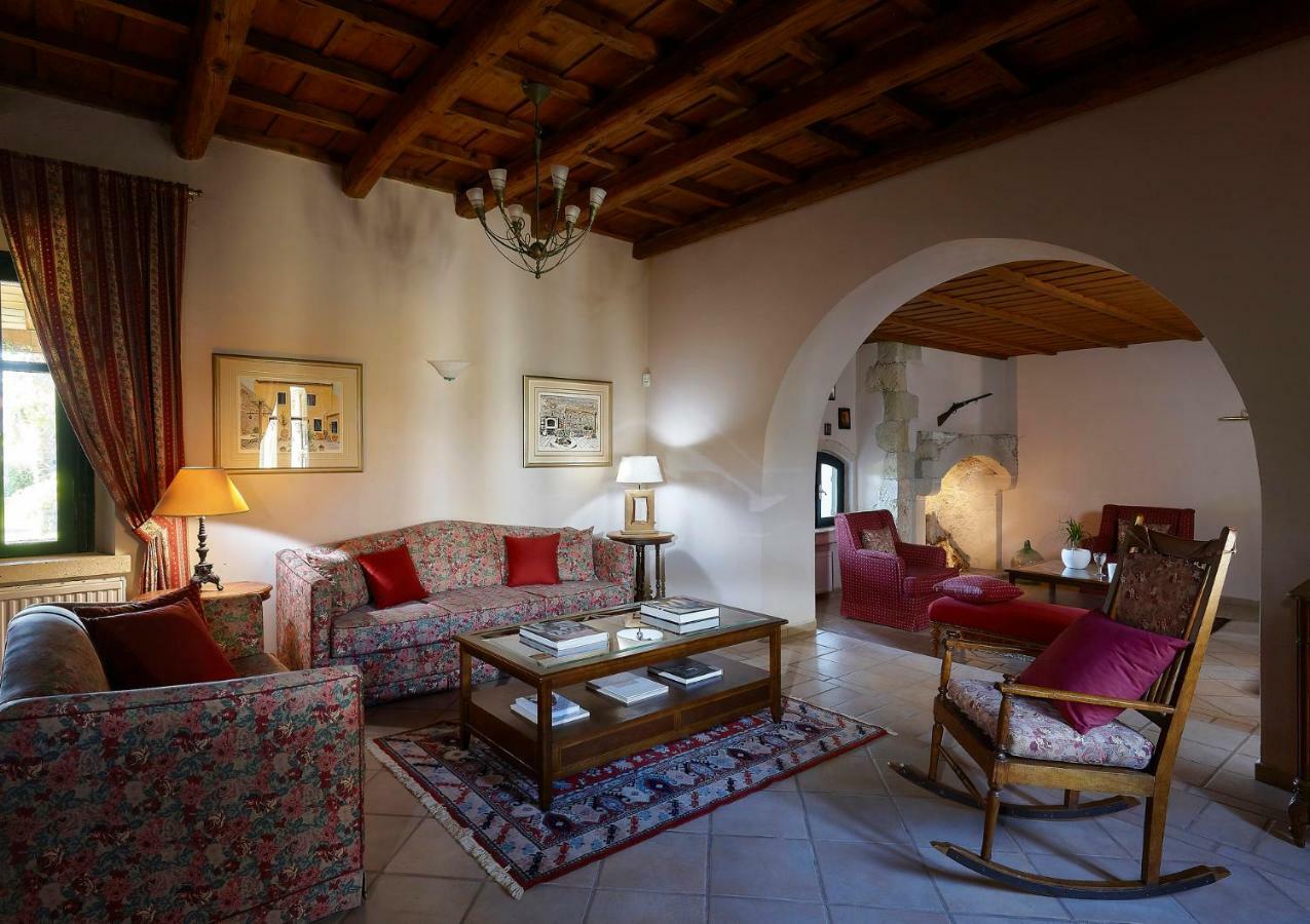 Castello Villa Daphnes - Private Pool & Whirlpool Dhafnes Luaran gambar